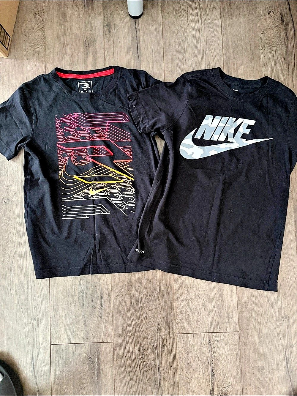Boys Nike Dri-Fit T-Shirt. Size Medium